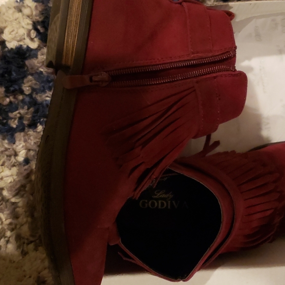 Boots - Picture 3 of 6